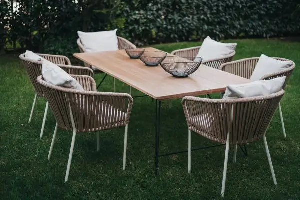 Silla tejida de exterior